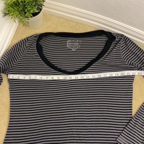 High Sierra Women’s Long Sleeve Striped Top - Picture 3 of 4